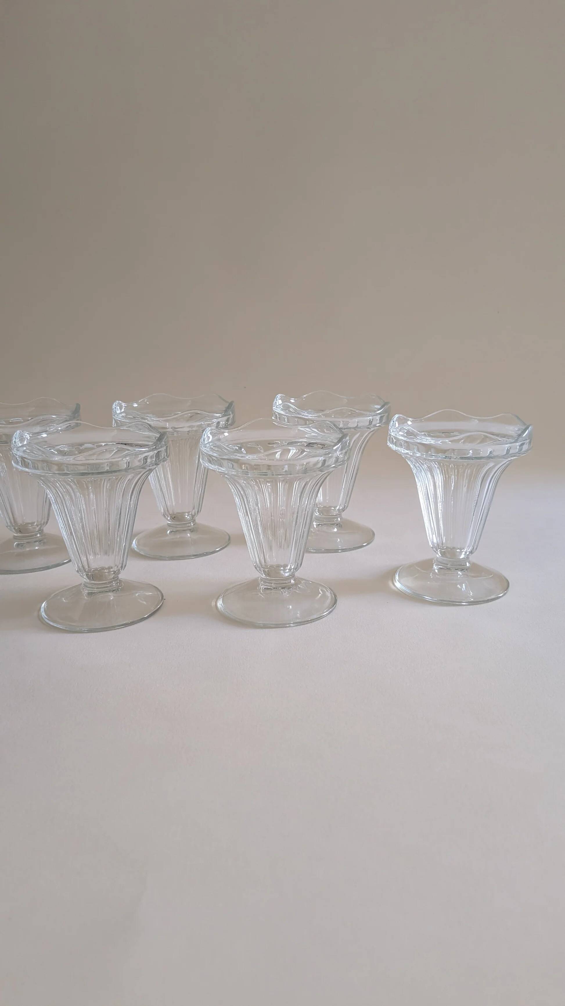 Ensemble de 6 coupes à glaces en verre