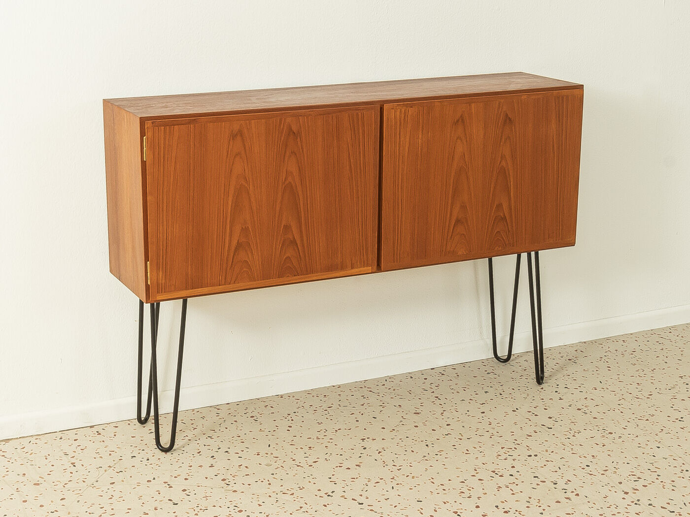 1960s Dresser, Omann Jun.