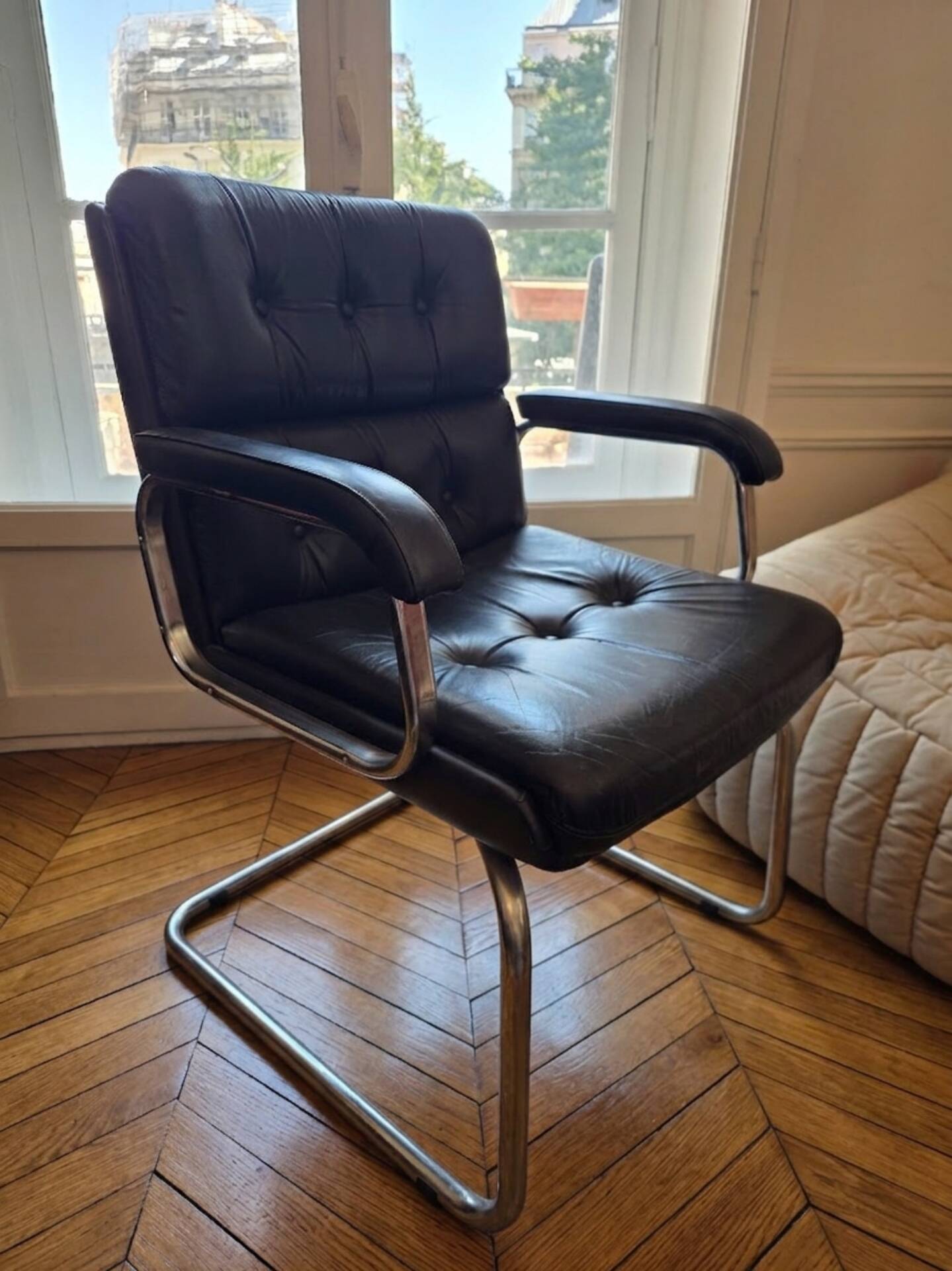 Black leather office chair - Italian design Co Fe Mo - Cantilever
