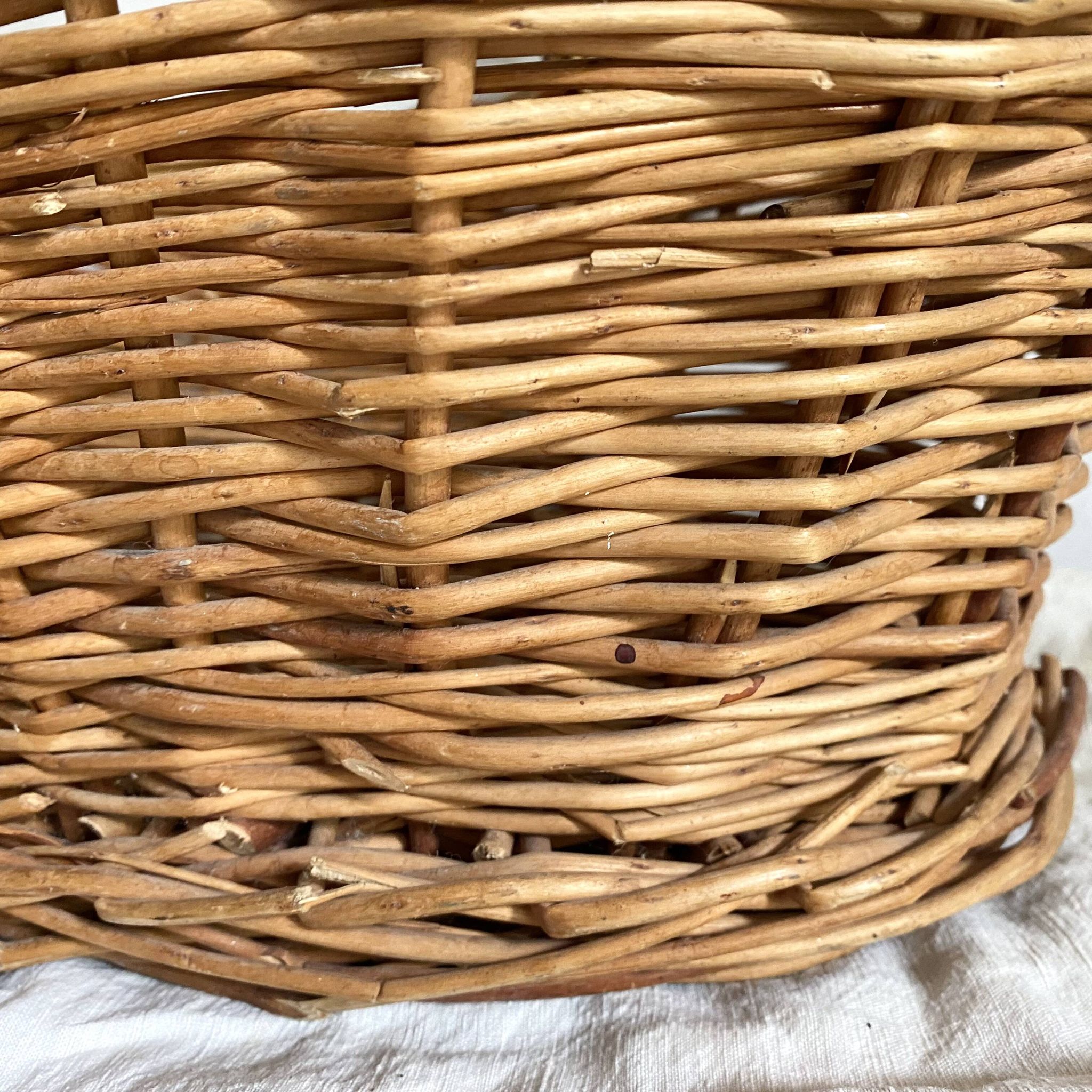Panier vintage en osier tressé