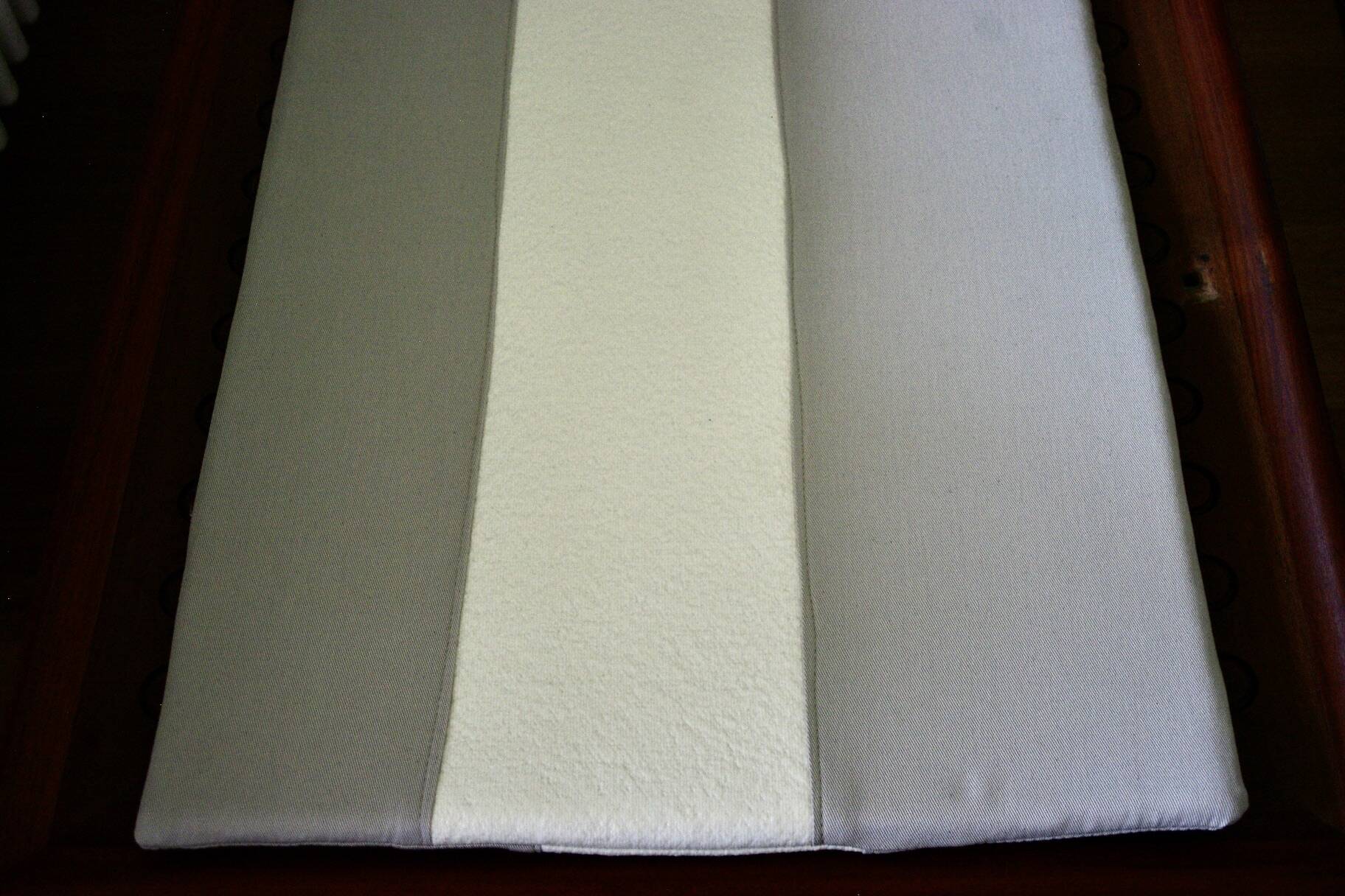 Vintage minerva daybed in solid teak and alcantara by peter hvidt for john stuart 1950s