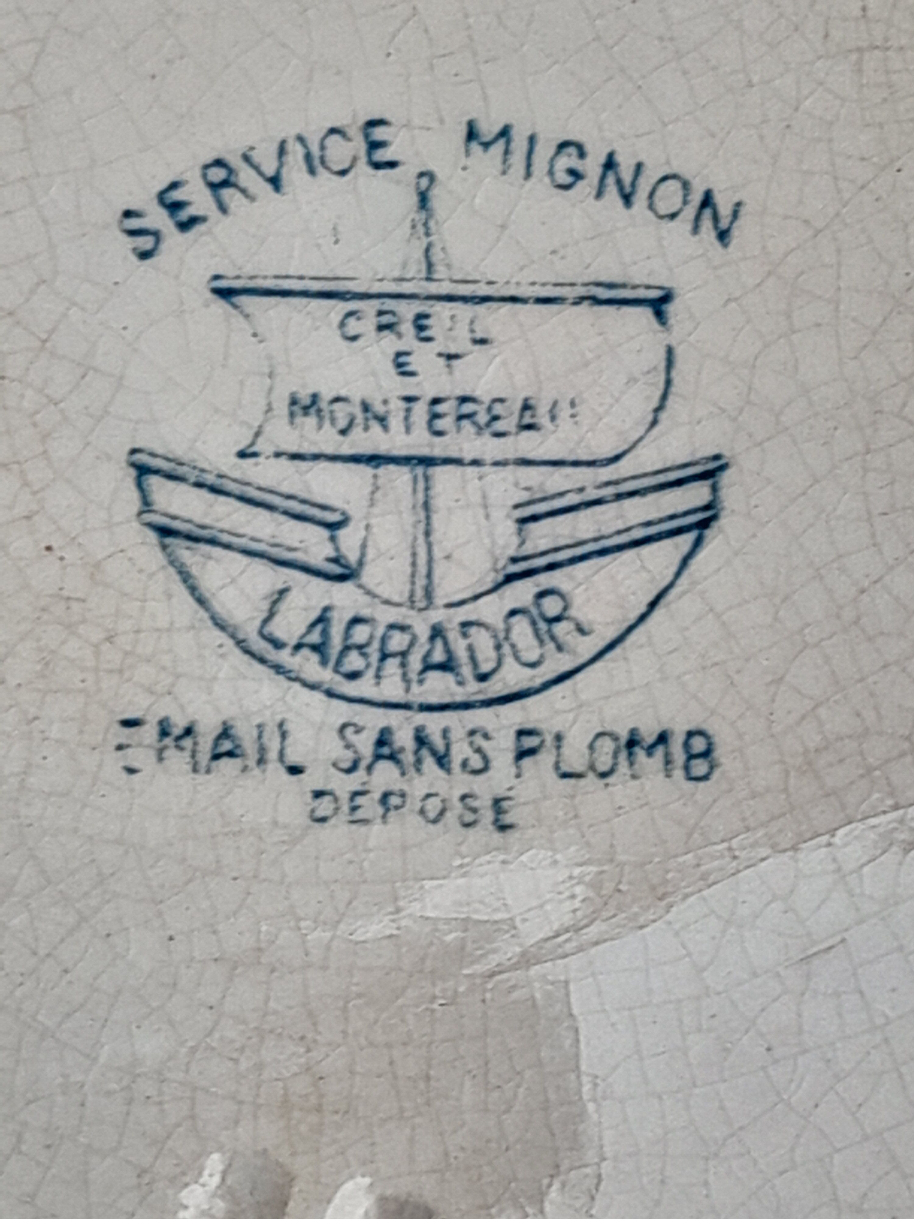 Hollow plate in earthenware from Creil & Montereau cute service Labrador diam 23 cm