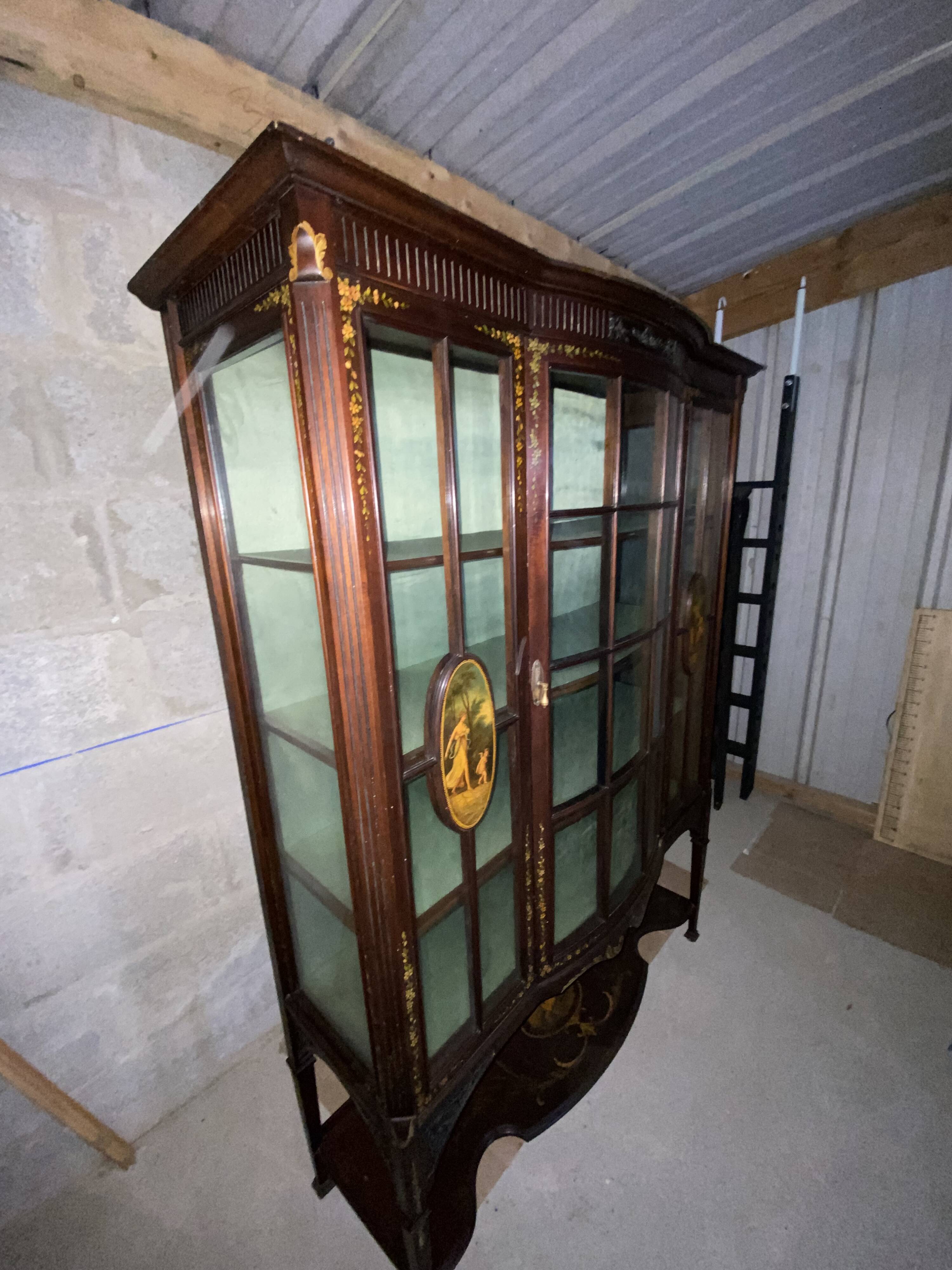 Vitrine ancienne