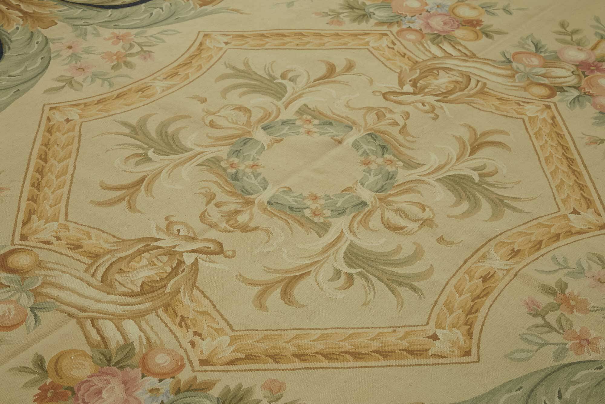 Handmade European Vintage Aubusson Kilim 306 cm x 435 cm