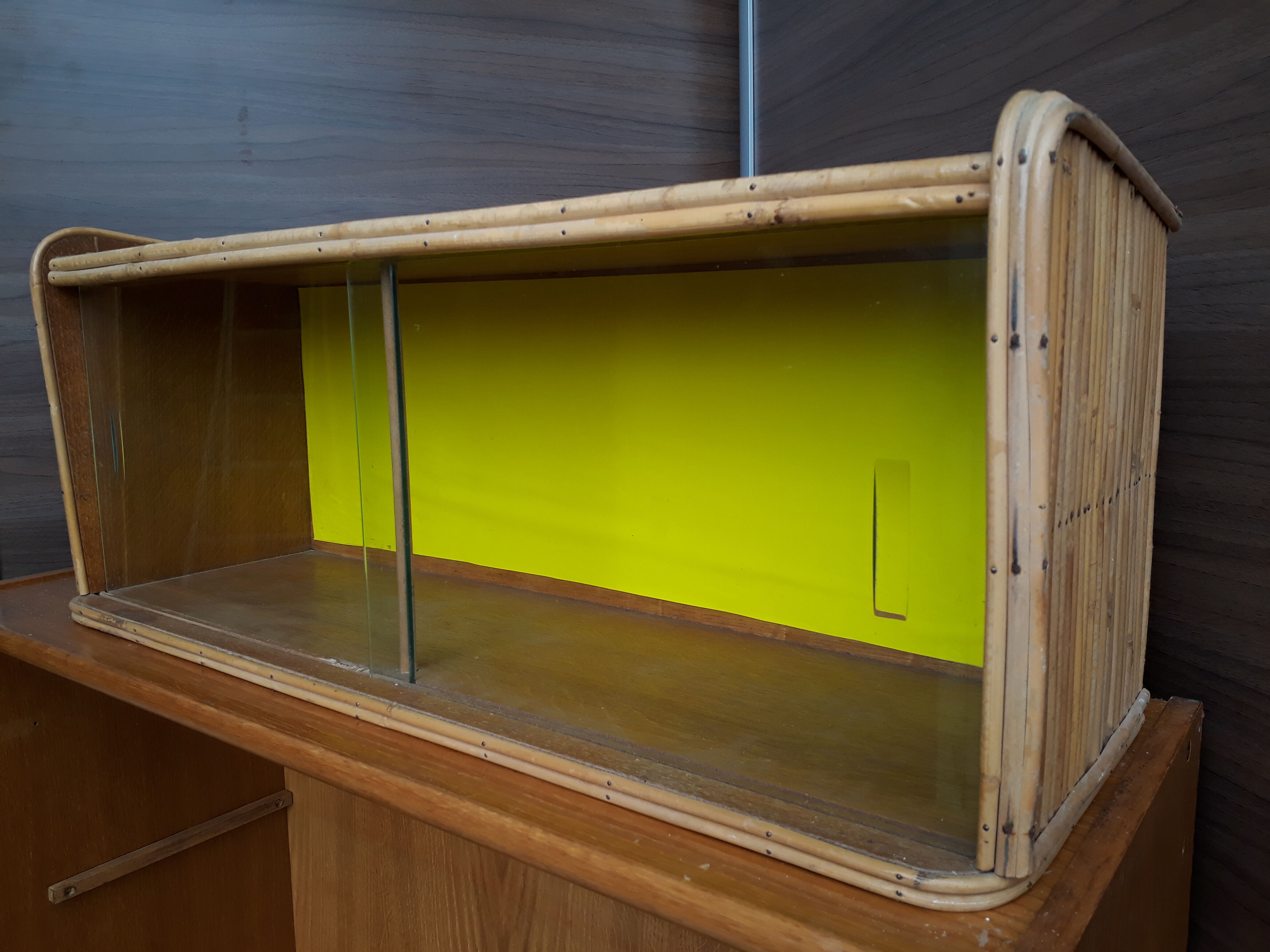 Showcase shel wicker 1950