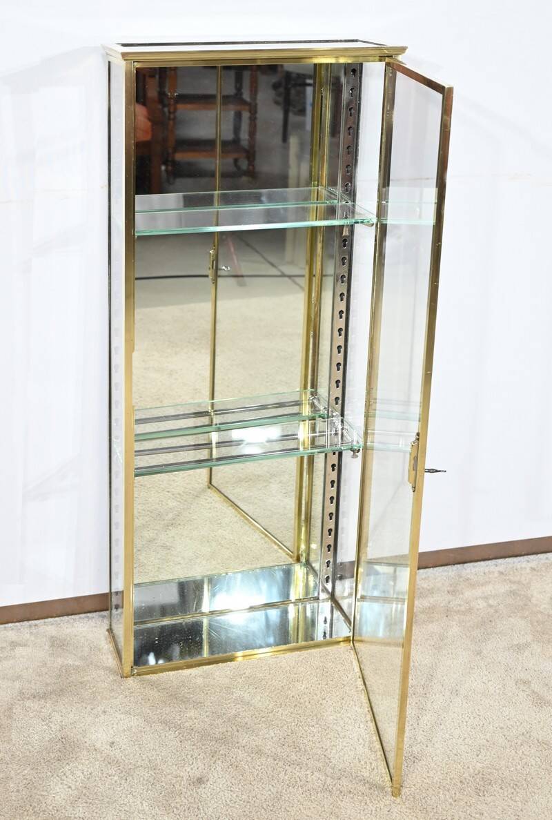 Small Brass Showcase – 1930