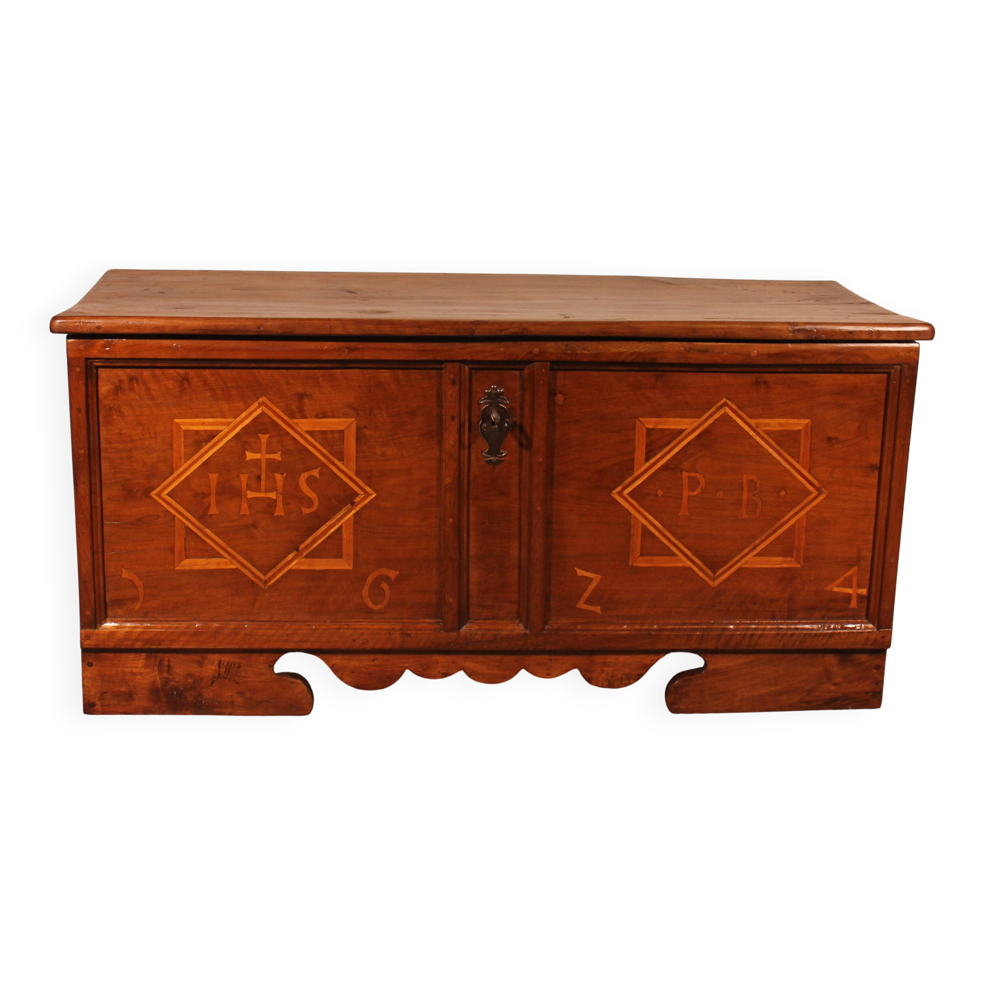 Chest dated 1624 - Haute Savoie