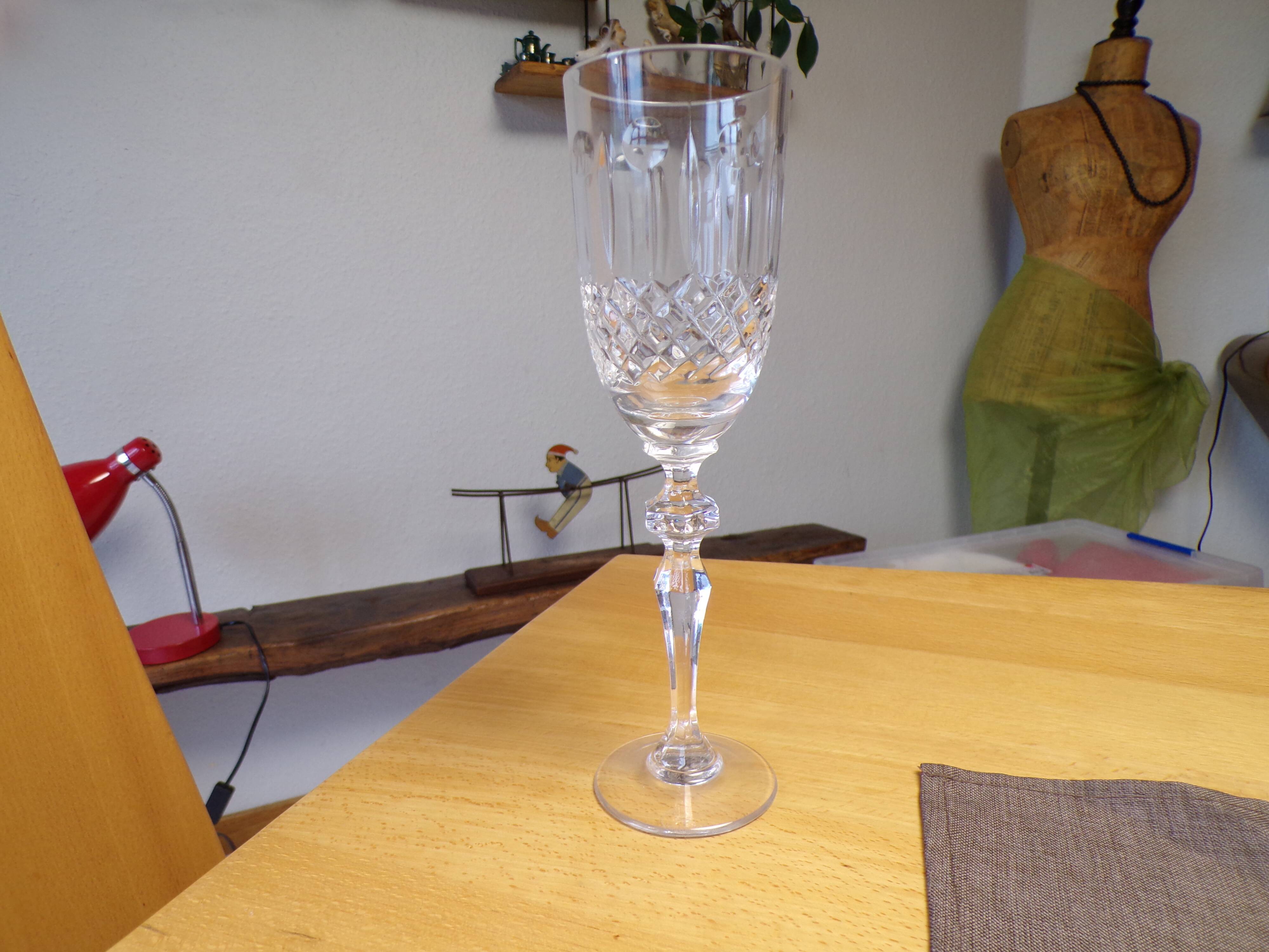 Six crystal champagne flutes signed Cristalleries de Lorraine, Charlotte model