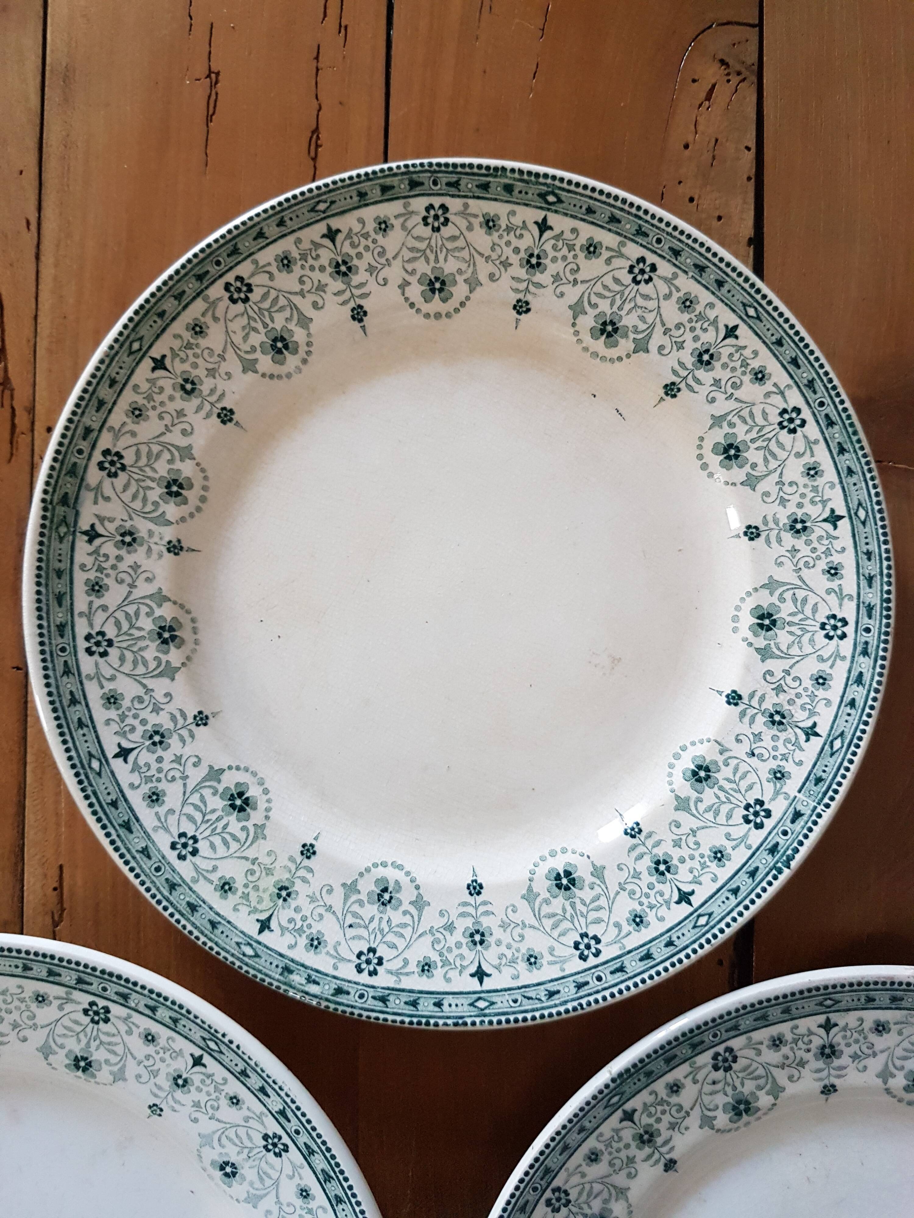 Flat plates wolf mill and hamage