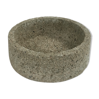 Concrete trinket bowl