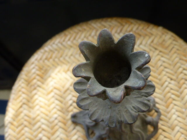 Candlestick new art readjusts chiseled with floral decoration