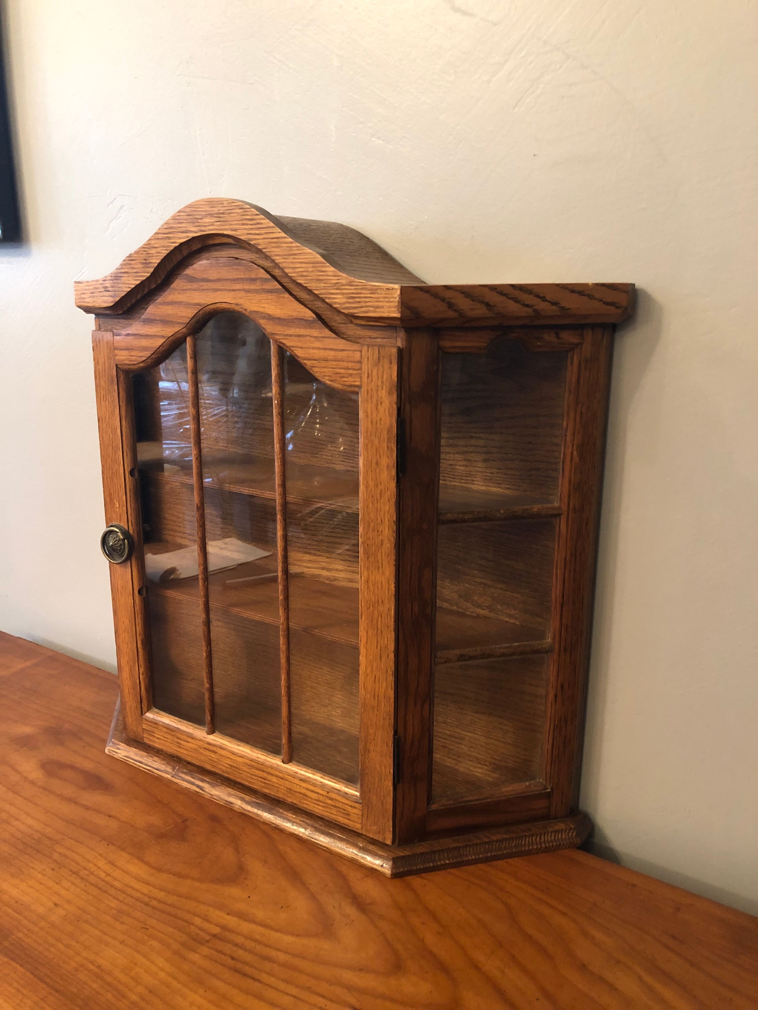 Display case to be installed or hung