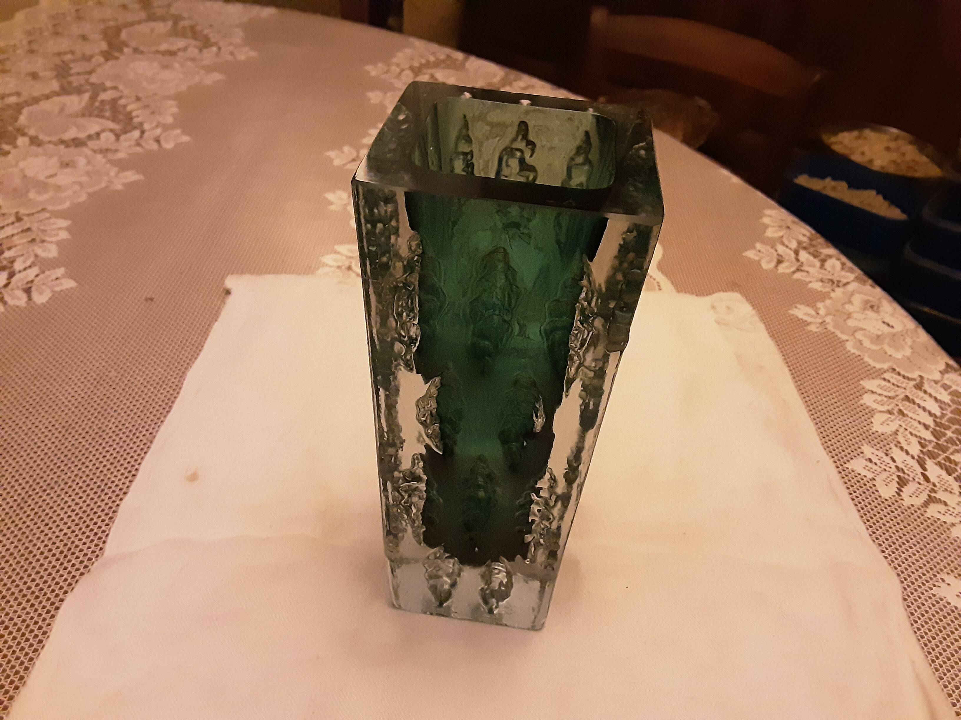 SOMMERSO MOLD-BLOWN VASE