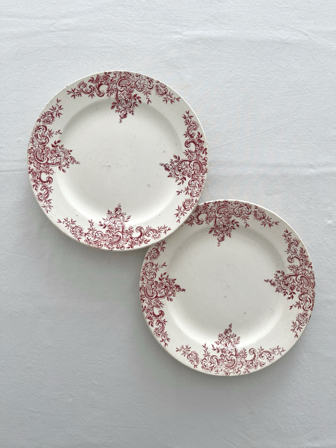 2 flat plates made of ironstone "Louis XV" Choisy le Roi