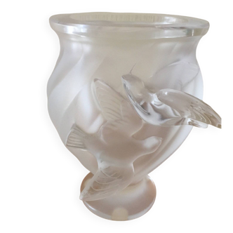 Lalique crystal vase signed, perfect condition.