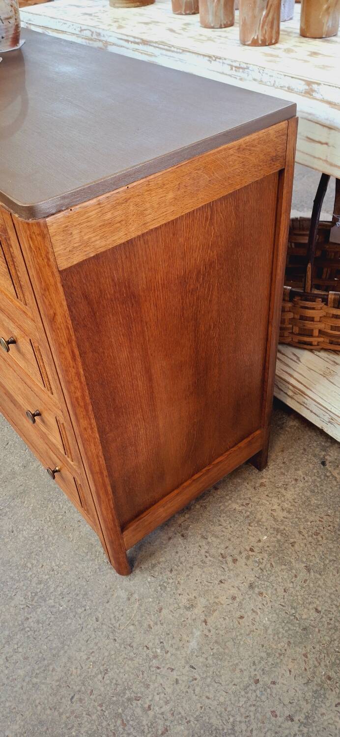 Antique chest of drawers