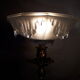 Lampe style bronze patiné et son verre opaque façon givré 22x35