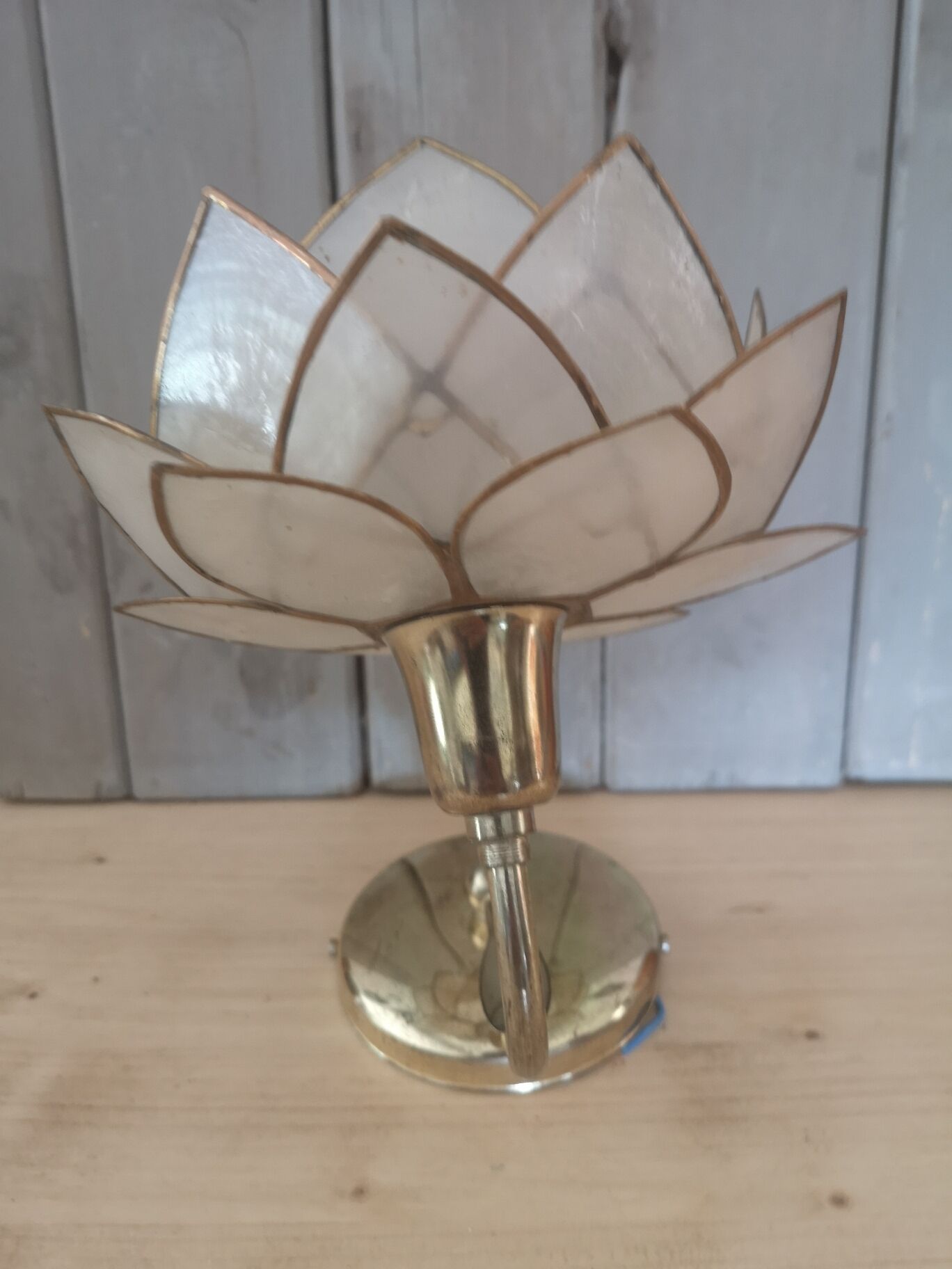 70s golden vintage flower-shaped wall sconce