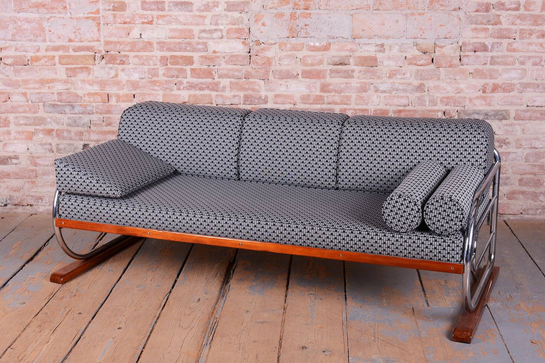 Bauhaus Sofa in Chrome and Beech from Robert Slezak, Czech, 1930s