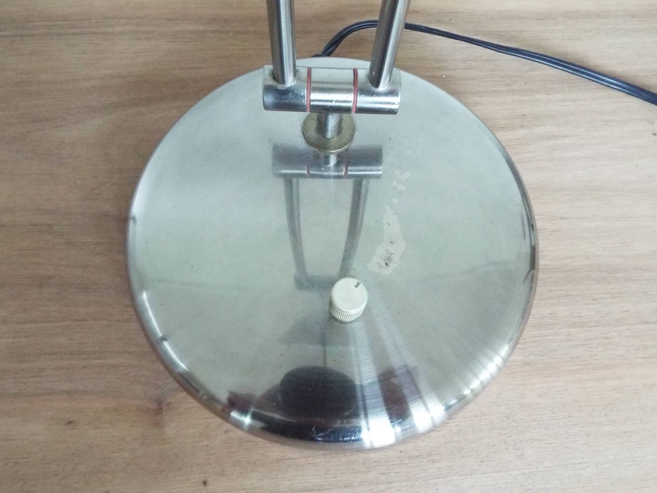 Tensor articulated desk lamp