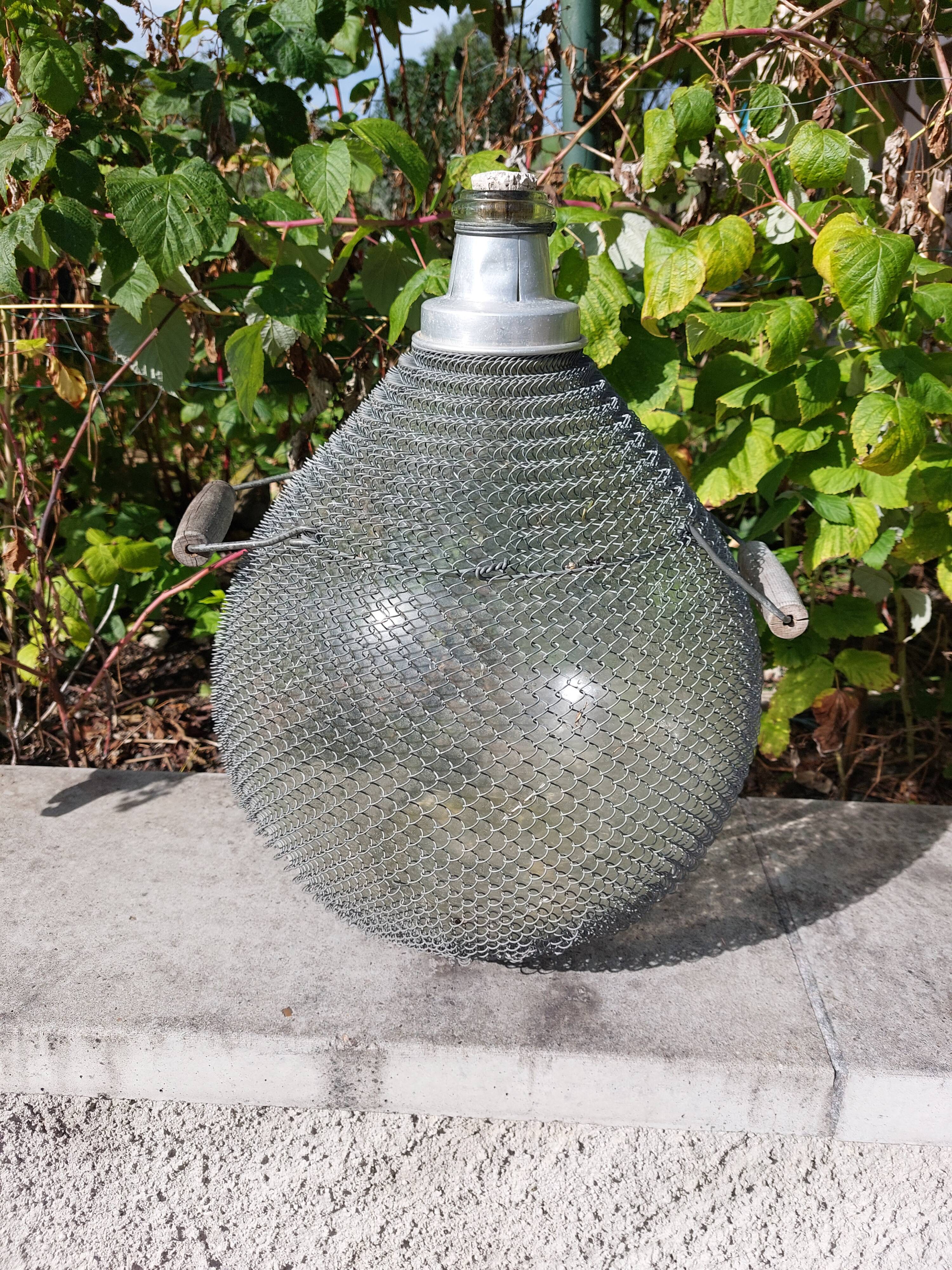 Dame jeanne grillagée 20 litres