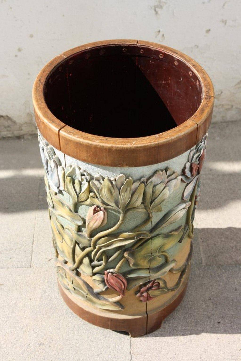 Sculpted paper basket Art Nouveau