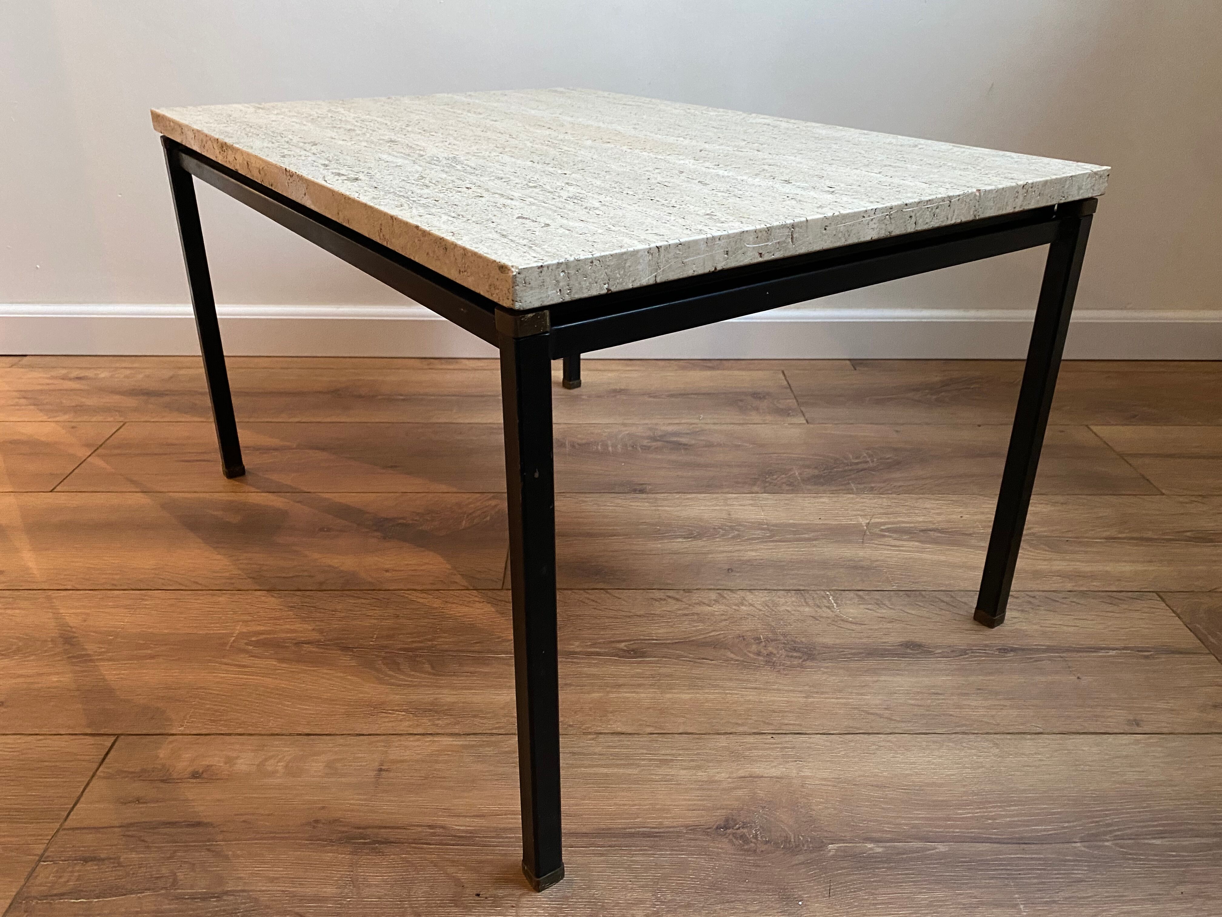Table italienne en laiton travertin et acier ou table basse, années 1960