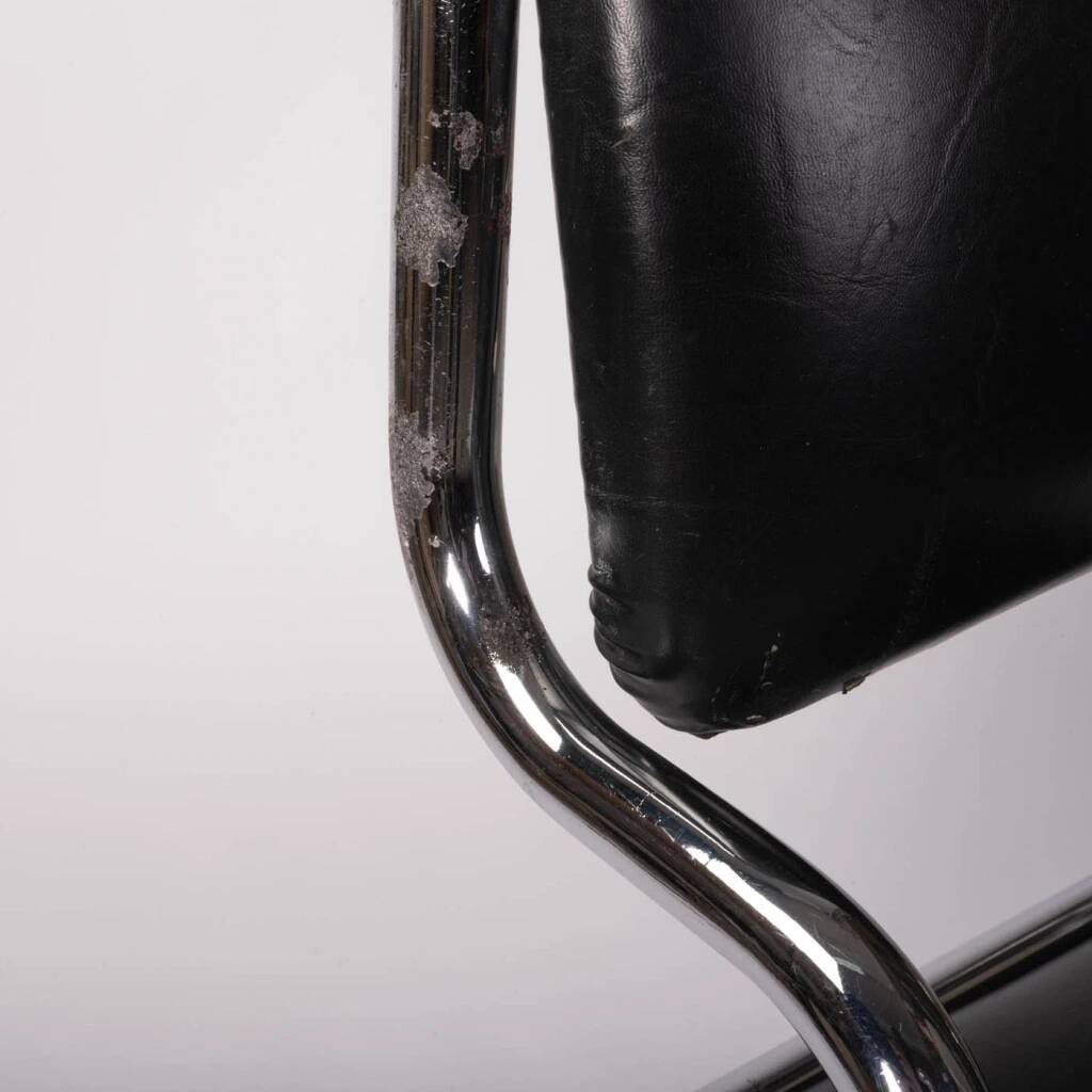 Tubular chair by Ladislav Vrátník for the Mánes Exhibition Hall