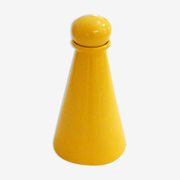 Carafe faïence jaune mate