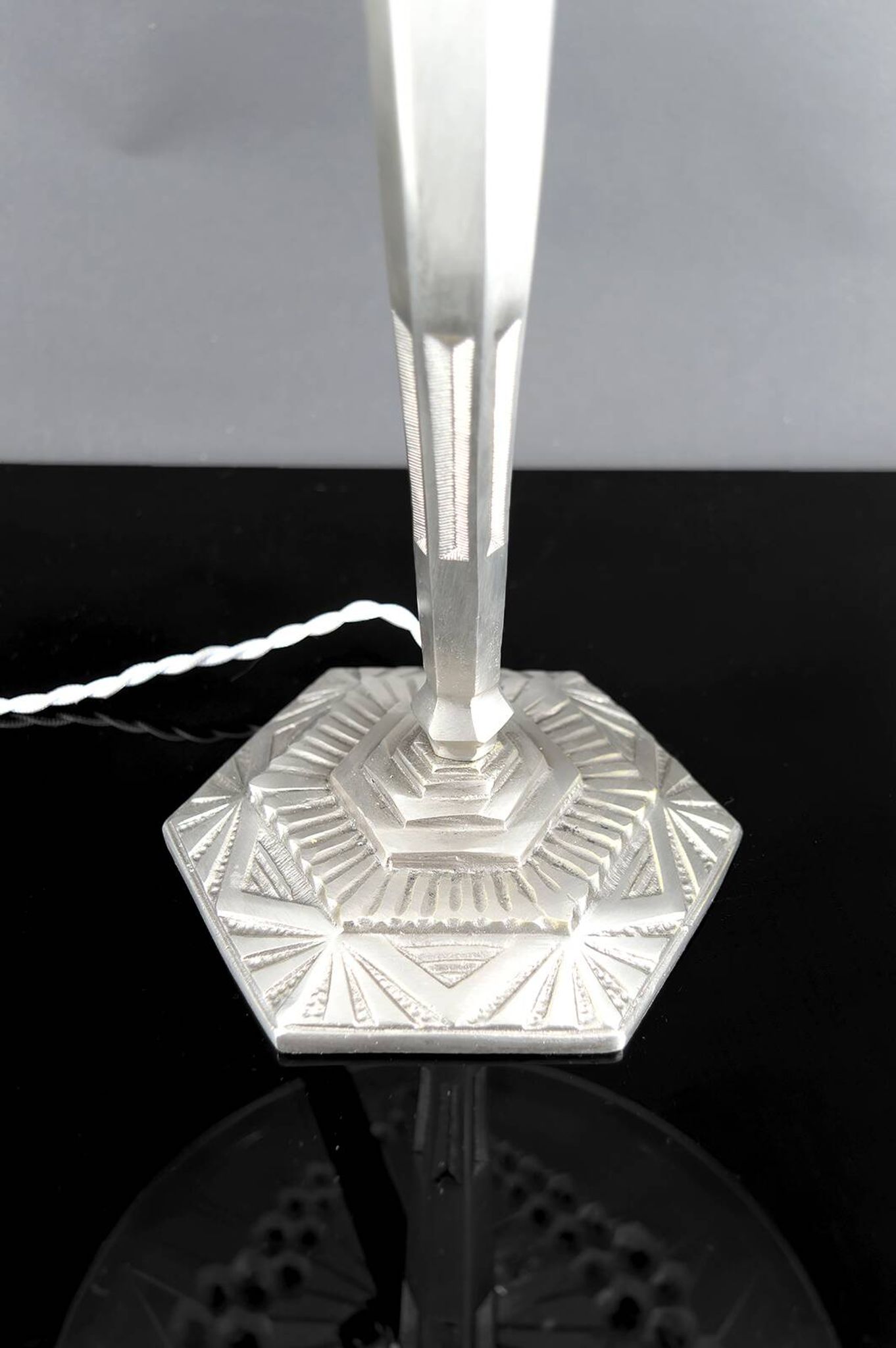 Important Art Deco lamp, nickel-plated bronze, Schneider glass, Fr, c. 1930