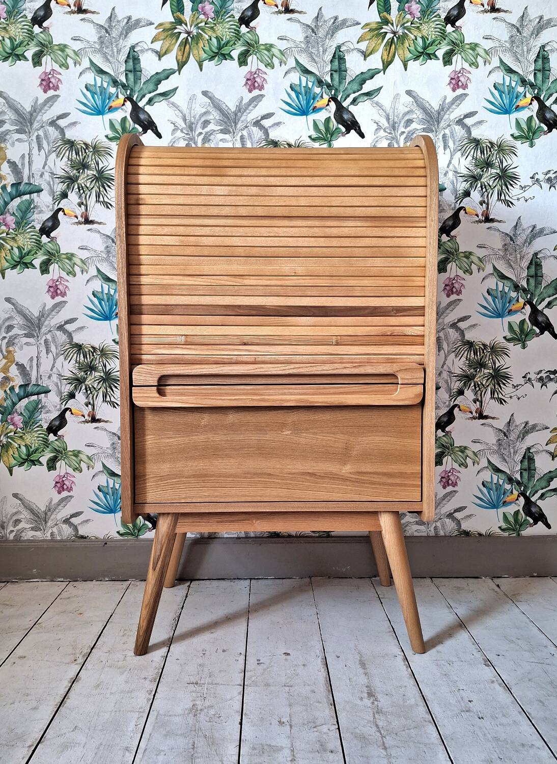 Wapong Oak Color Curtain File Cabinet
