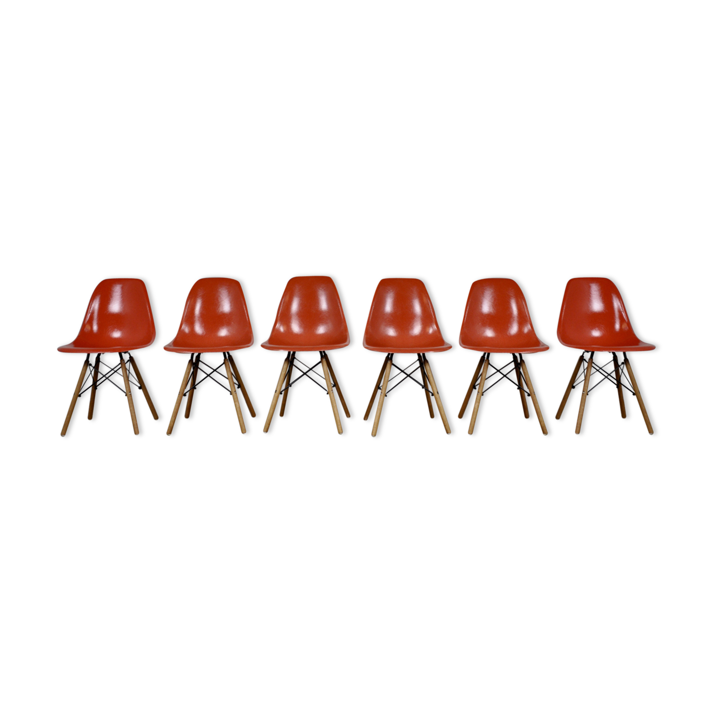Chairs DSW fiberglass by Charles & Ray Eames for Herman Miller