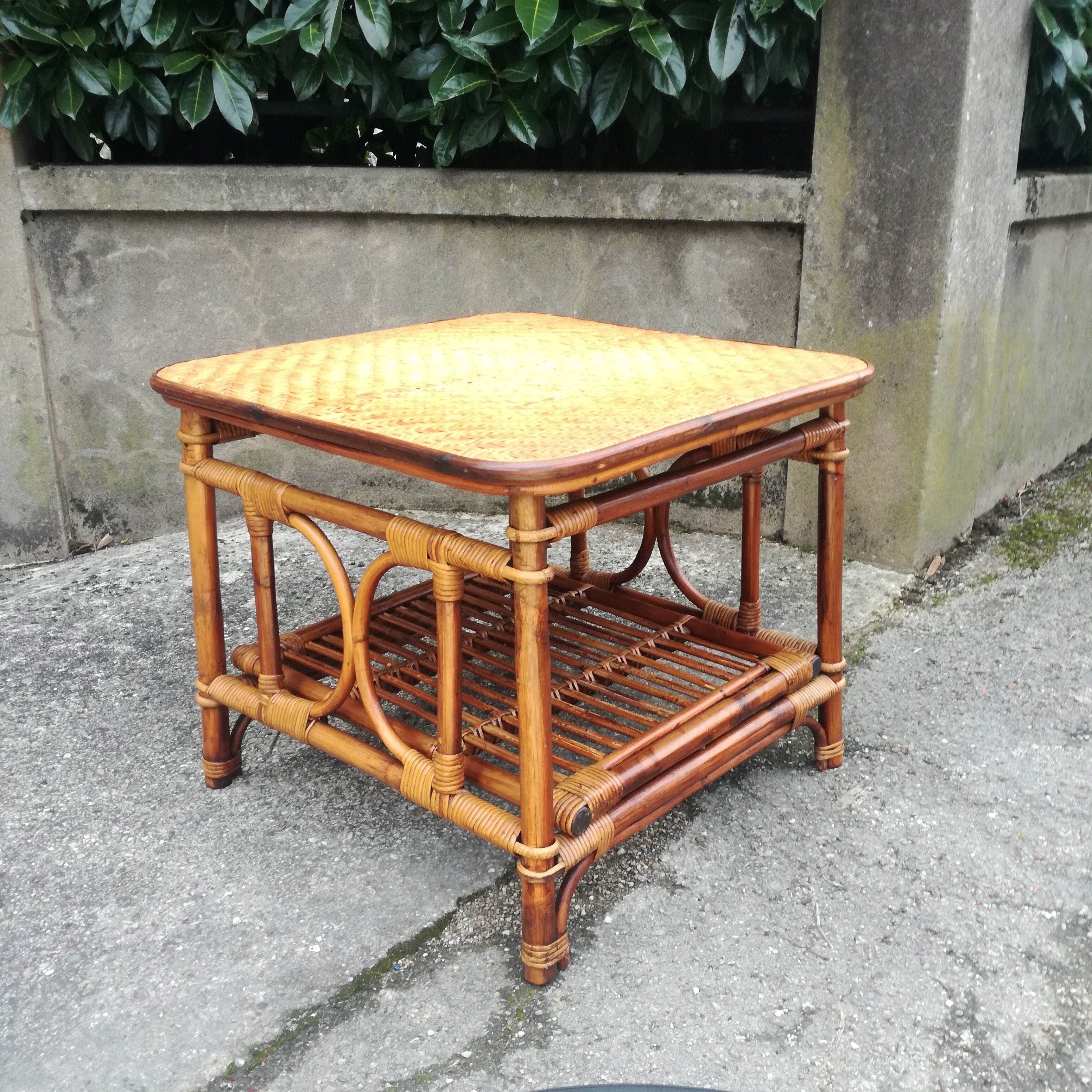 Square rattan side table 62x62
