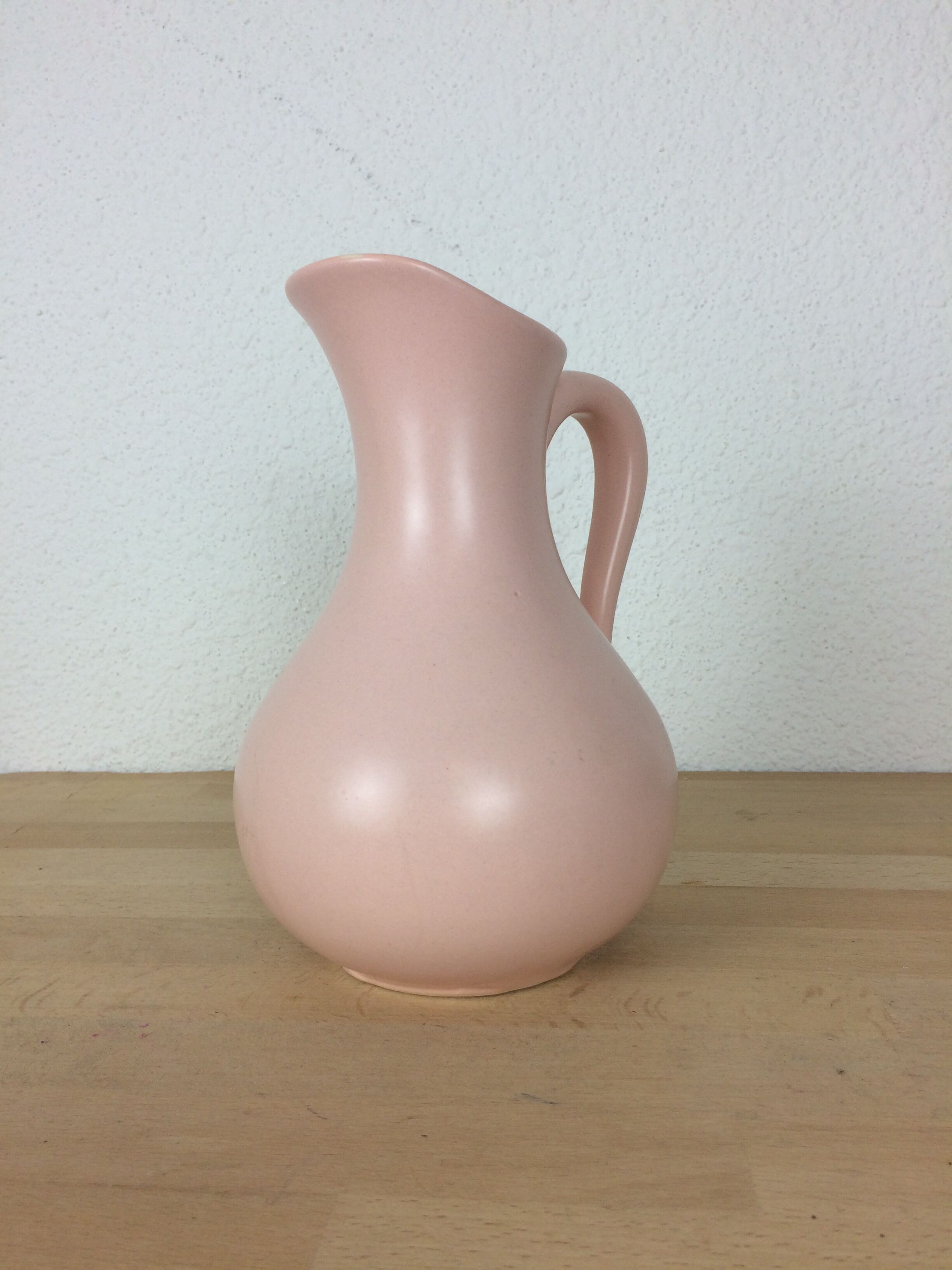 Vase shaped pitcher pink "Roland"