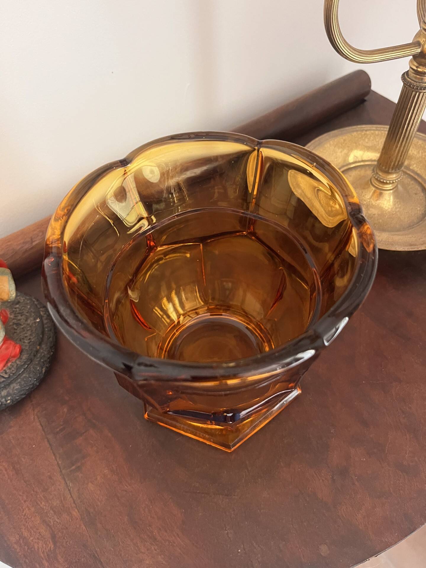 Vase en verre ambré