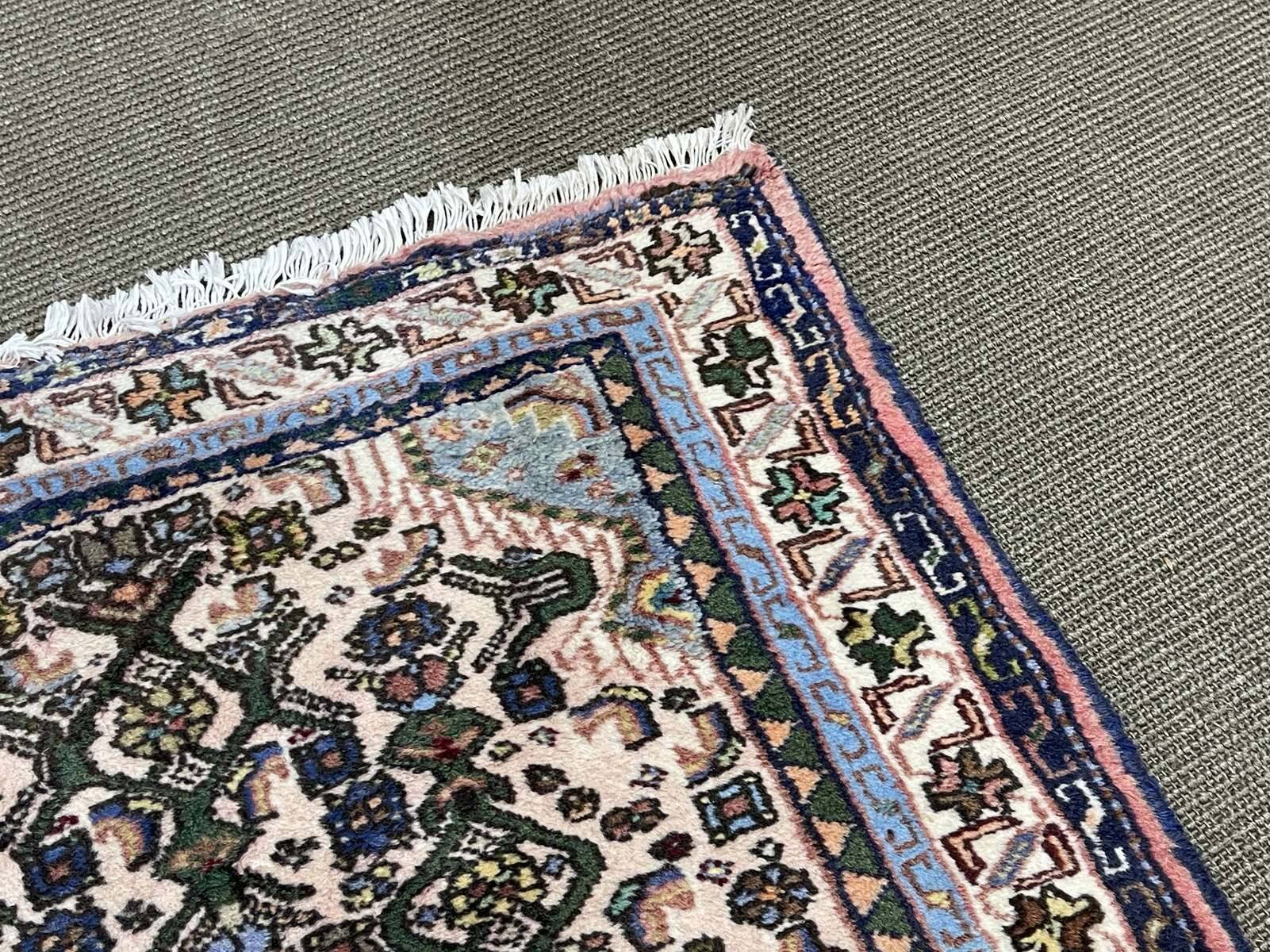 Handmade wool Iranian rug - 1.25m x 0.75m