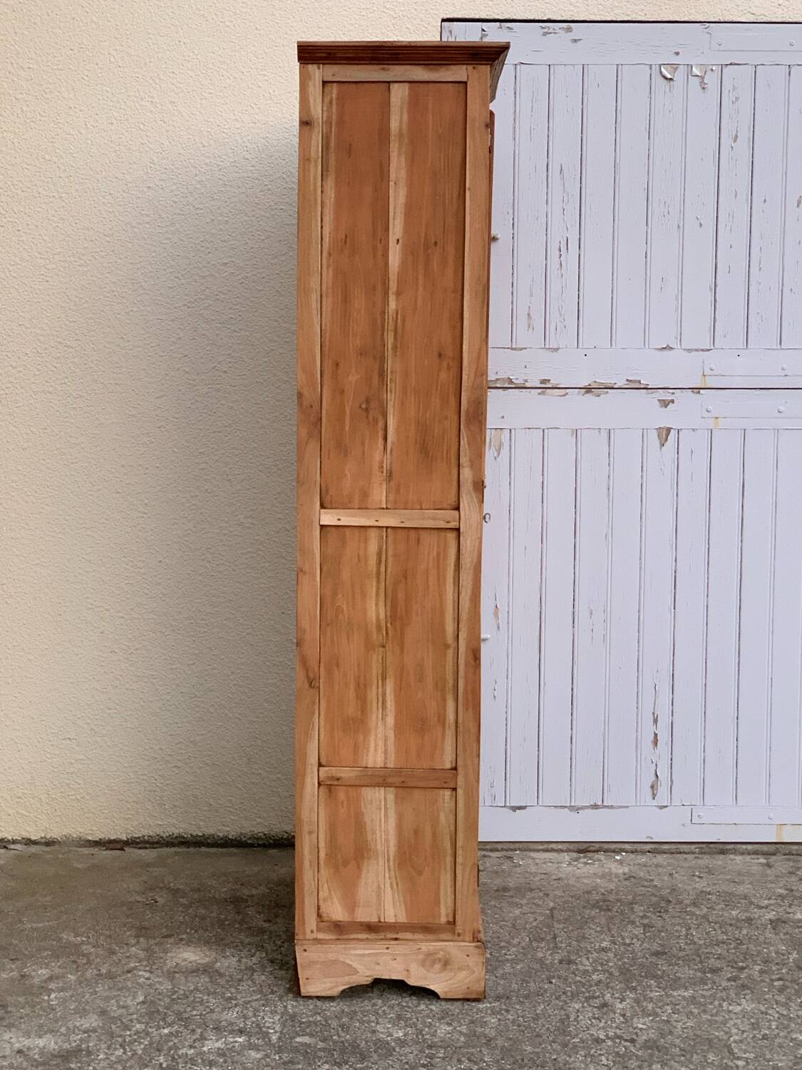 Parisian wardrobe in raw wood with engraved glass from 1920.