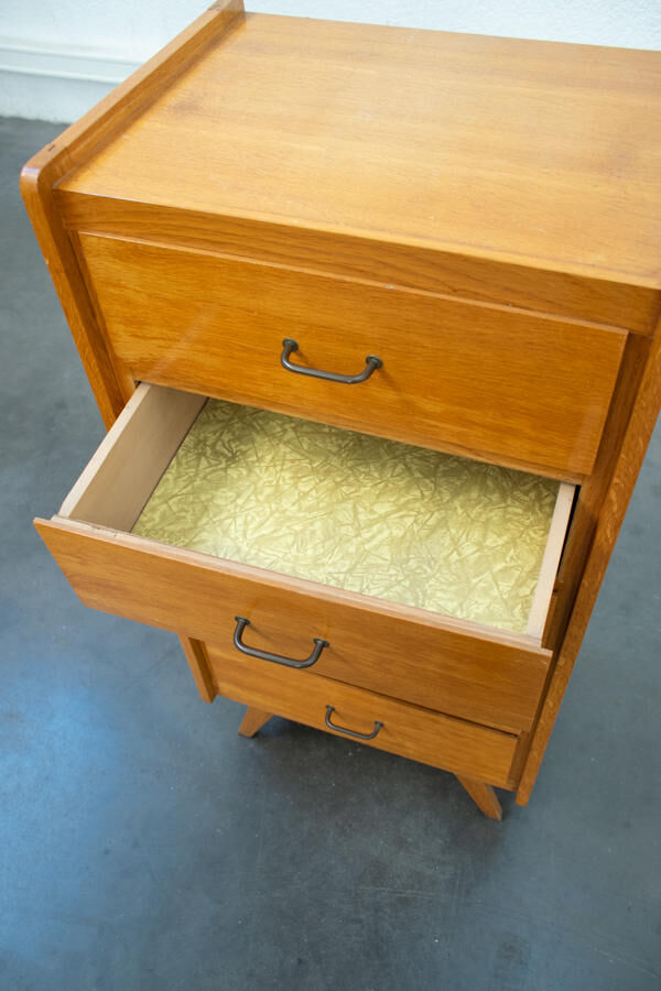 Chiffonier with compass feet
