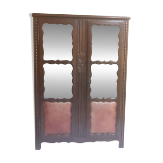 Glass cabinet/display cabinet/bookshelf