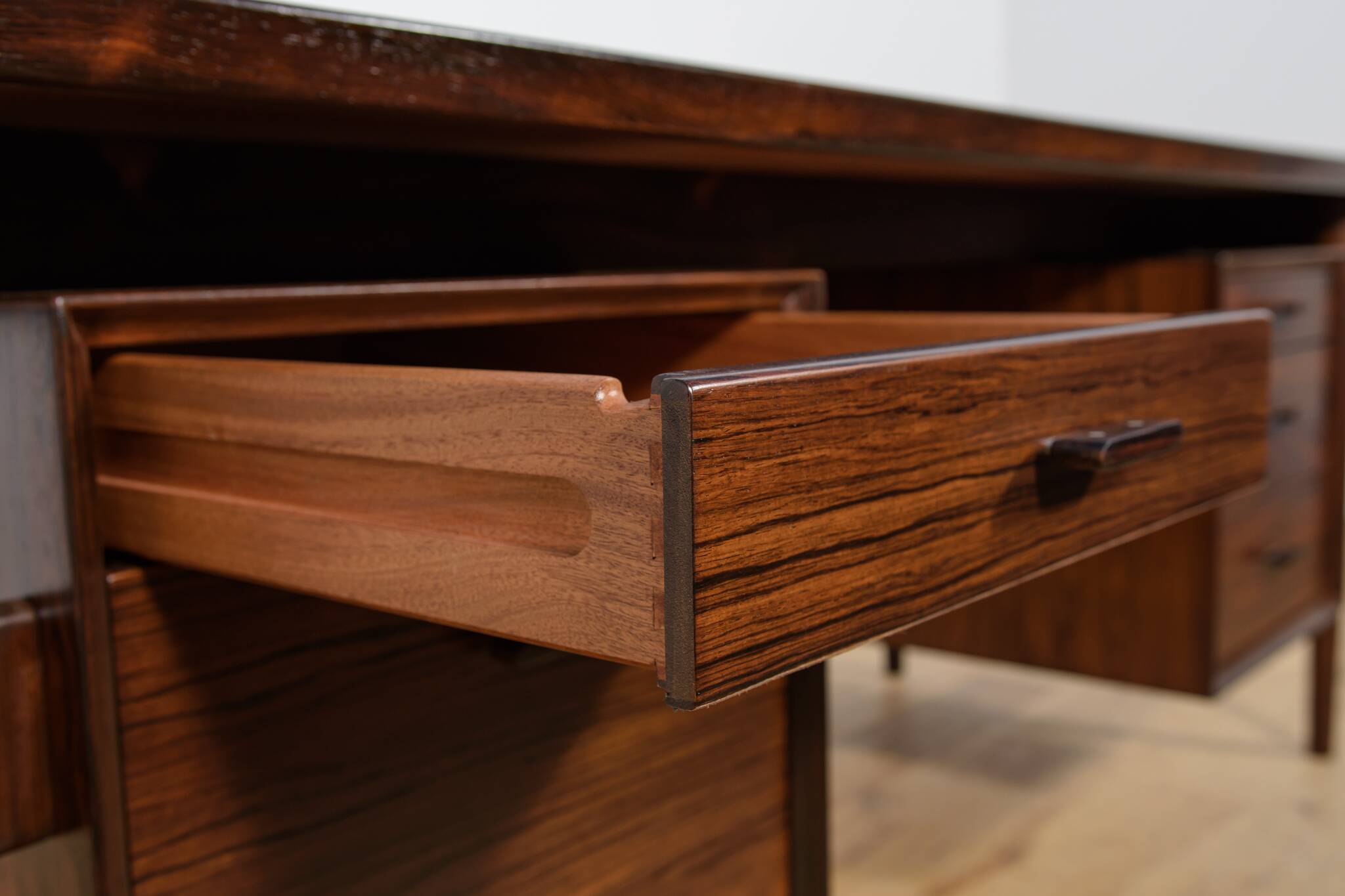 Mid-Century Rosewood Freestanding Desk Model 207 by Arne Vodder for Sibast,
