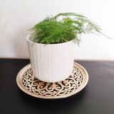 Porte-plante en laiton sur roulettes