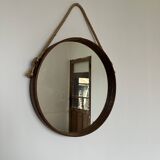 Round mirror