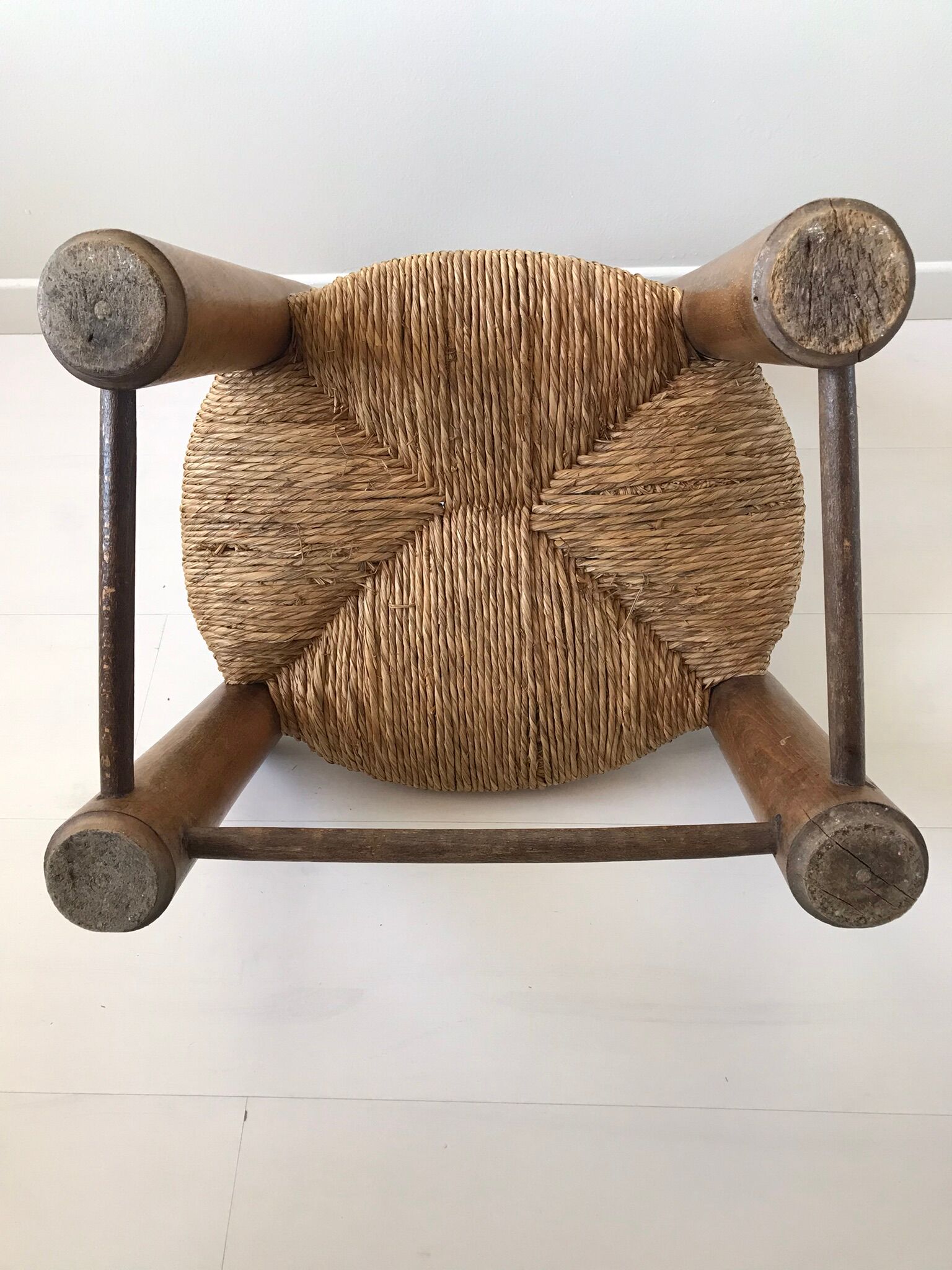 Solid wood straw chair