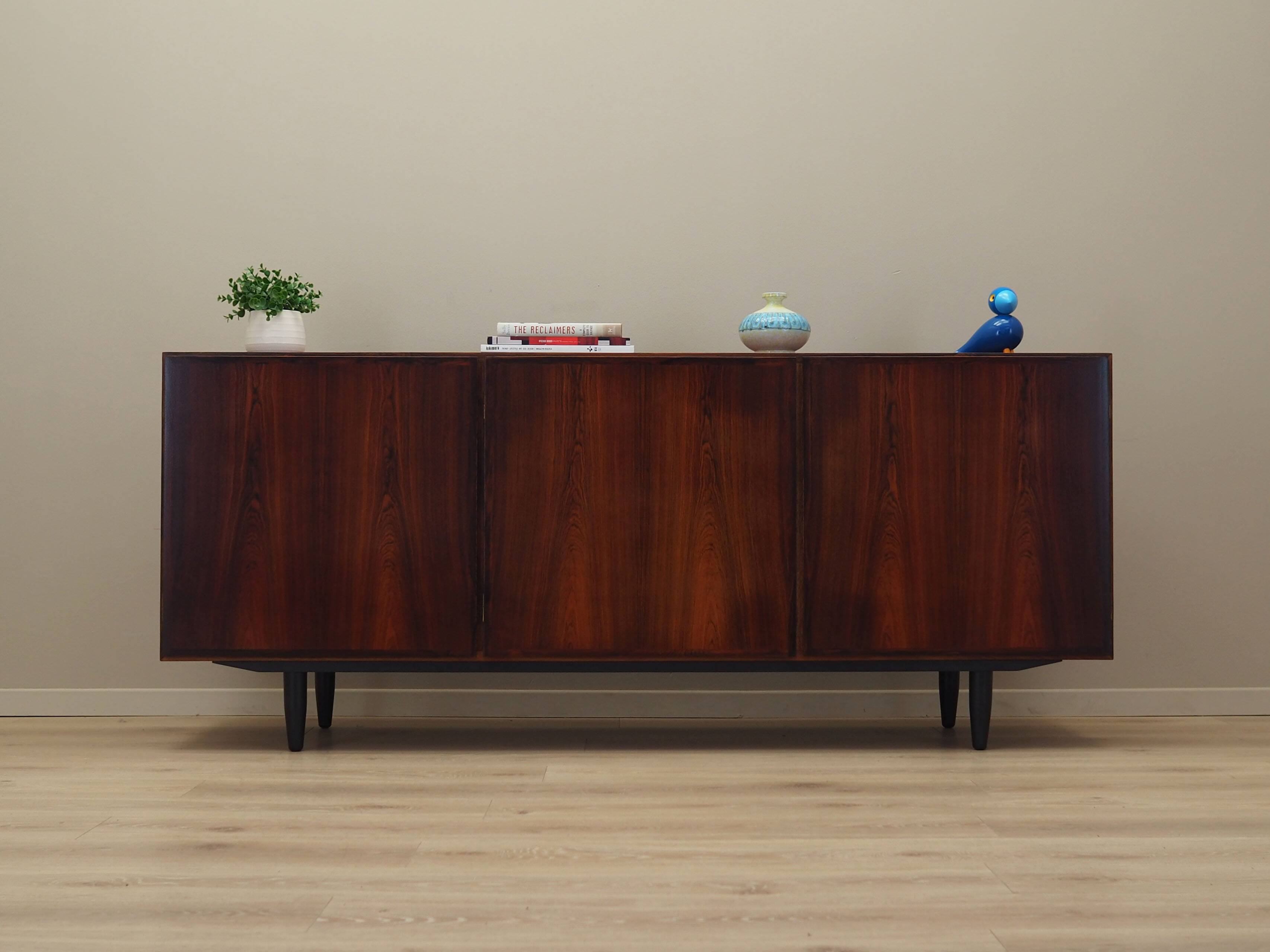 Buffet en palissandre, design danois, années 1970, fabricant : Omann Jun