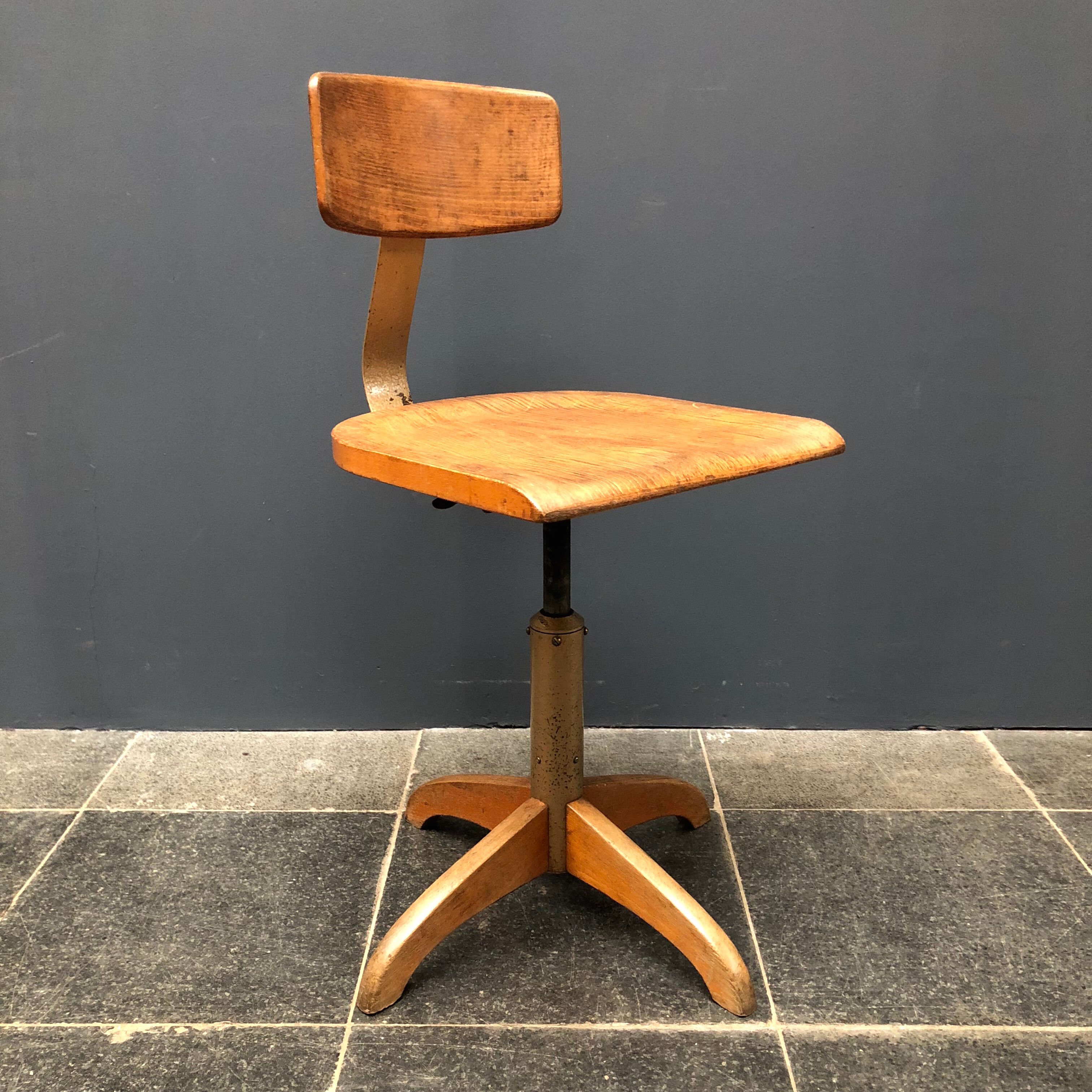 Old Ama Elastik atelier chair from the 1940