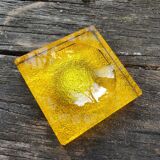 Empty yellow crystal pocket
