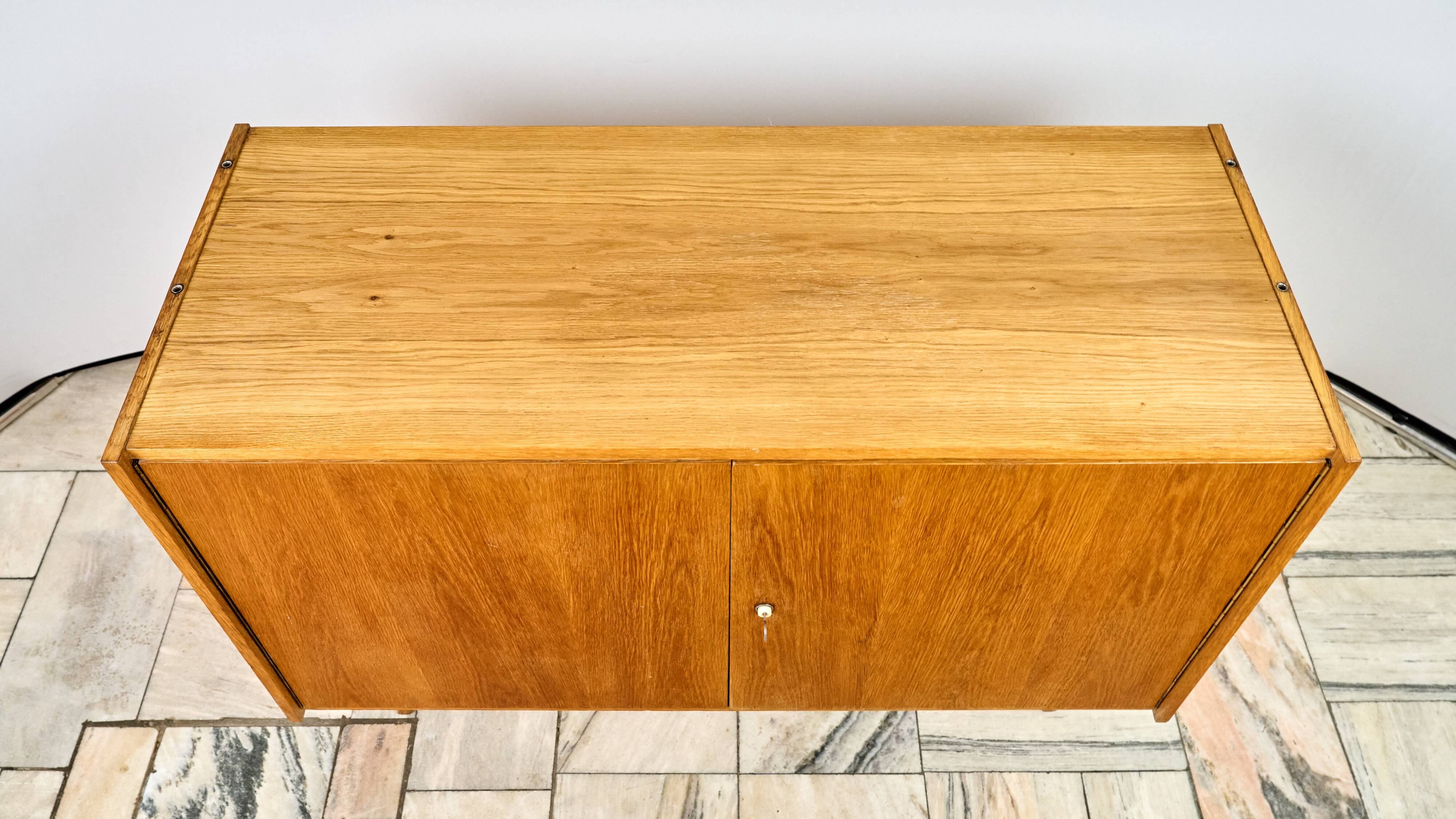 Vintage Sideboard U-450 by Jiří Jiroutek for Interiér Praha, 1960s