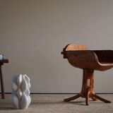 Unique sculptural pedestal armchair by the Finnish Matti Martikka in solid pine, 1960s.