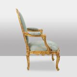Salon de style Louis XV à chassis en bois doré. Circa 1880.
