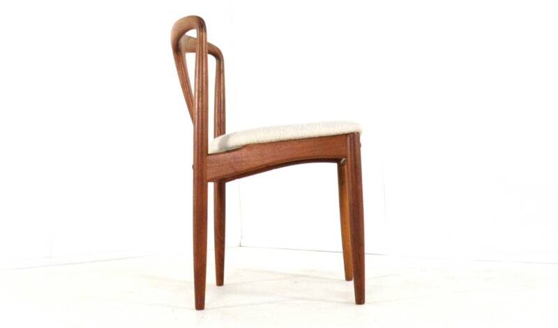 Set of 4 Johannes Andersen for Uldum Juliane chairs - fully restored